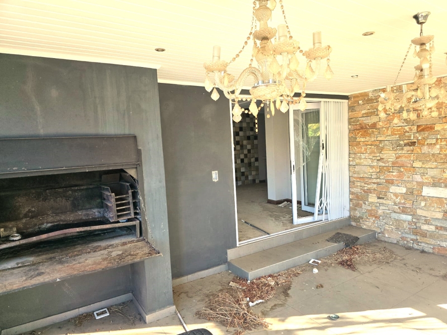 3 Bedroom Property for Sale in De Zoete Inval Western Cape